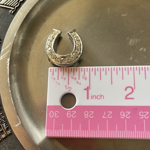 Horse shoe pin brooch silver tone used - Picture 4 of 4